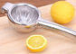 Spremitoio dell'agrume del limone dell'acciaio inossidabile dell'aggeggio della cucina con la maniglia molle del PVC