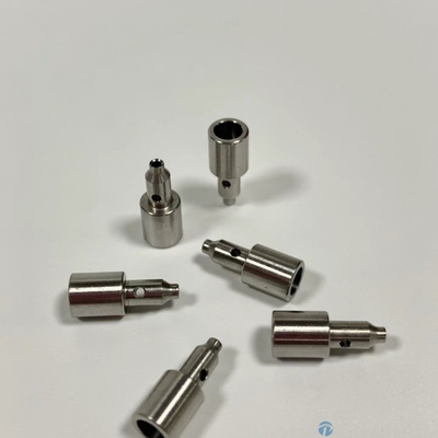 Personalizza parti leggere CNC TC4 in titanio trasformate per controllore Bluetooth